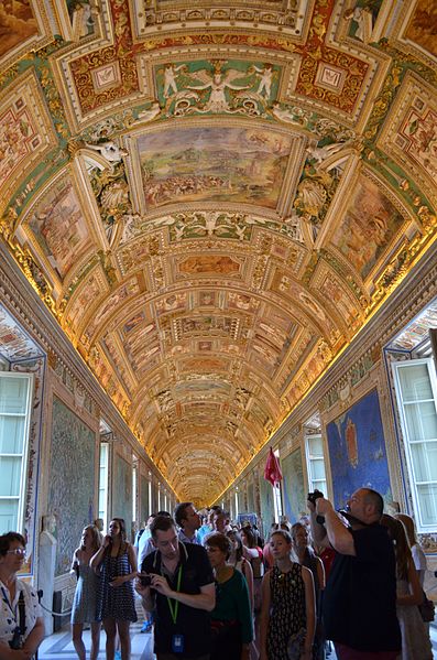 File:Vatican Museums-6 (78).jpg