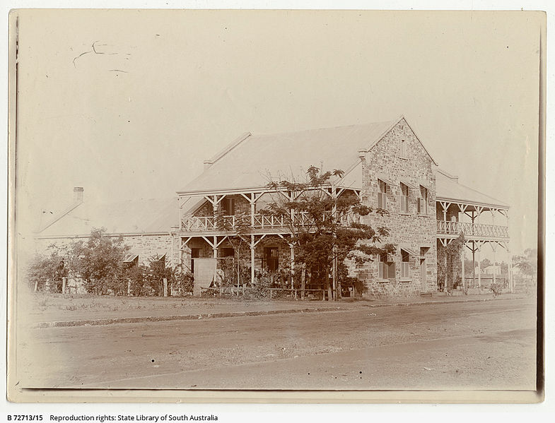 File:Victoria Hotel in Darwin.jpeg