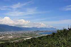 View looking down on the city of Hualien from Lingding.jpg
