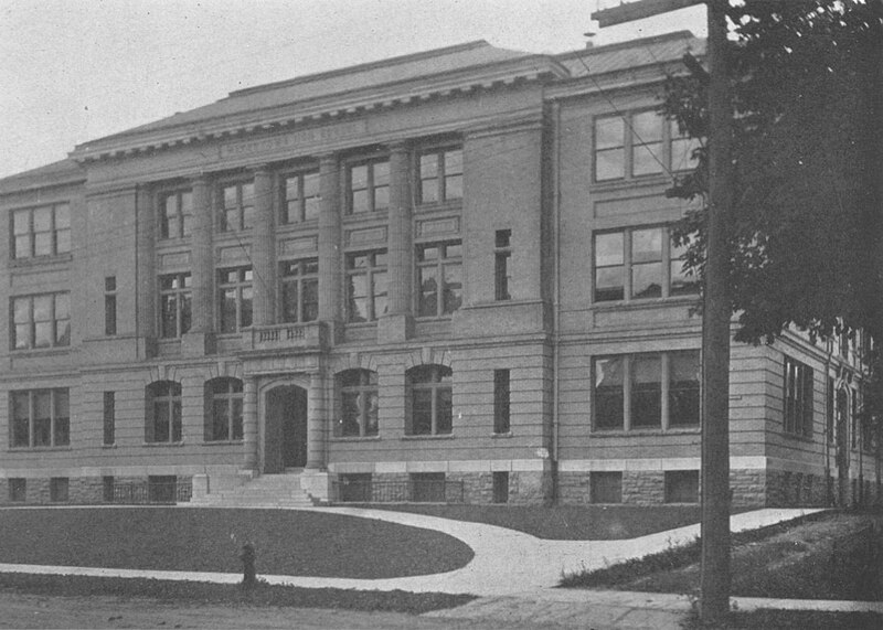 File:Watertown High School, 1909.jpg