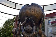 Deutsch: Wikipedia Denkmal in Słubice, 18. September 2019, sichtbare Spuren vandalistischer Zerstörungen English: Wikipedia Monument in Słubice,18 September 2019, visible vandalism