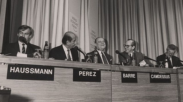 Helmut Haussmann, Carlos Andrés Pérez, Raymond Barre, Michel Camdessus and David Campbell Mulford at the World Economic Forum Annual Meeting, 1989