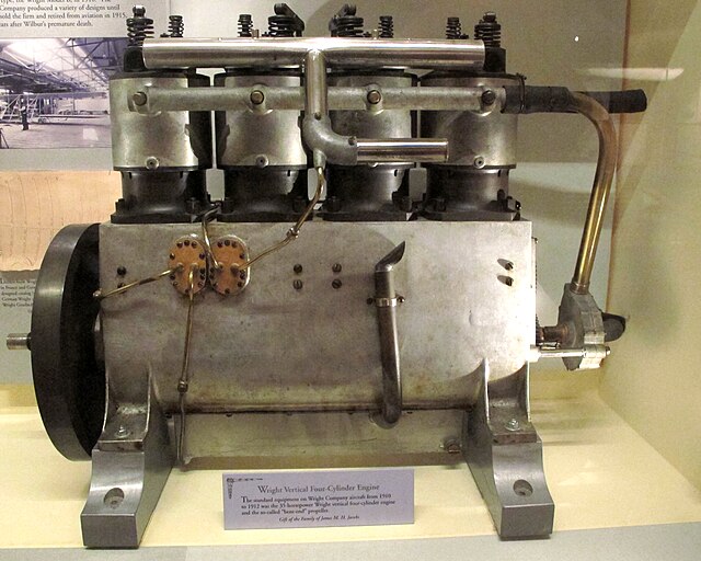 Wright vertical 4-cylinder engine