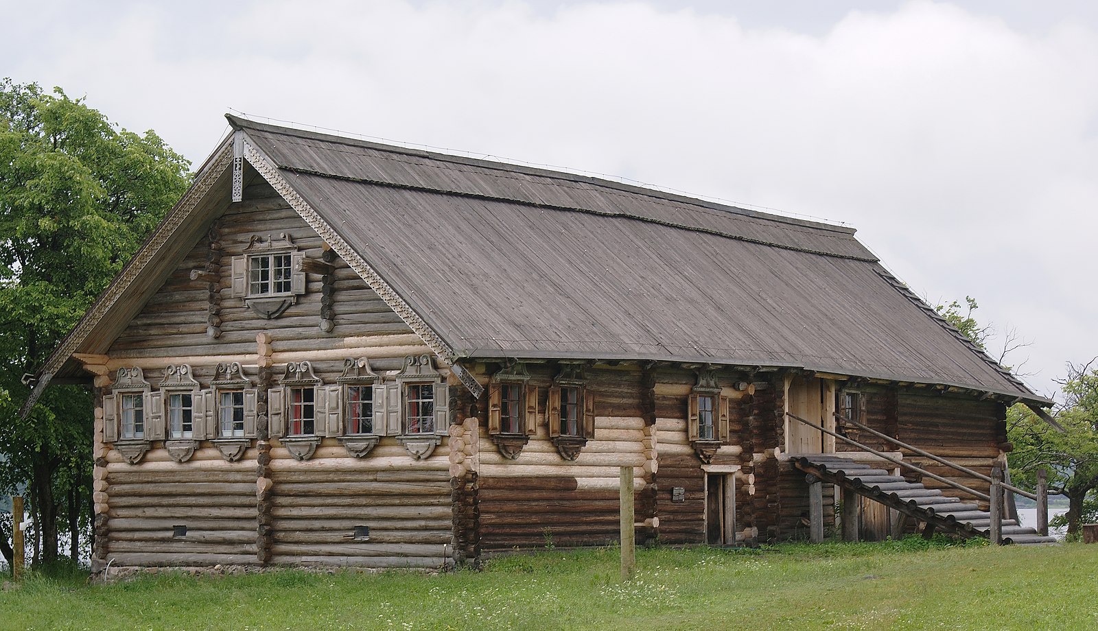 Сибирская изба 19 века