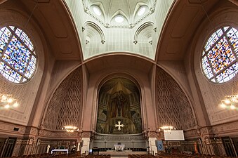 Intérieur de l'église Sainte-Jeanne-d'Arc de Versailles (1926).