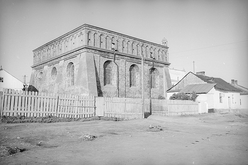 File:Żółkiew. Wielka synagoga (02).jpg