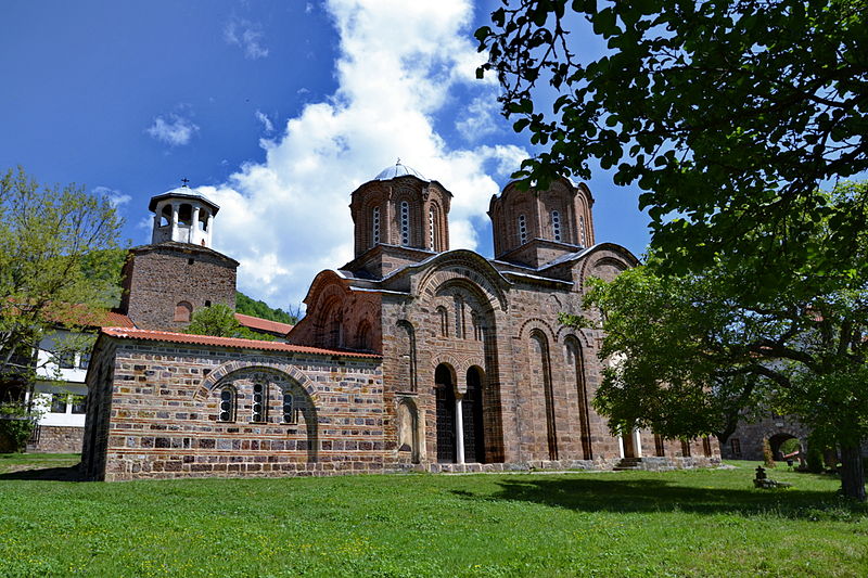 Bows in Serbian Monasteries