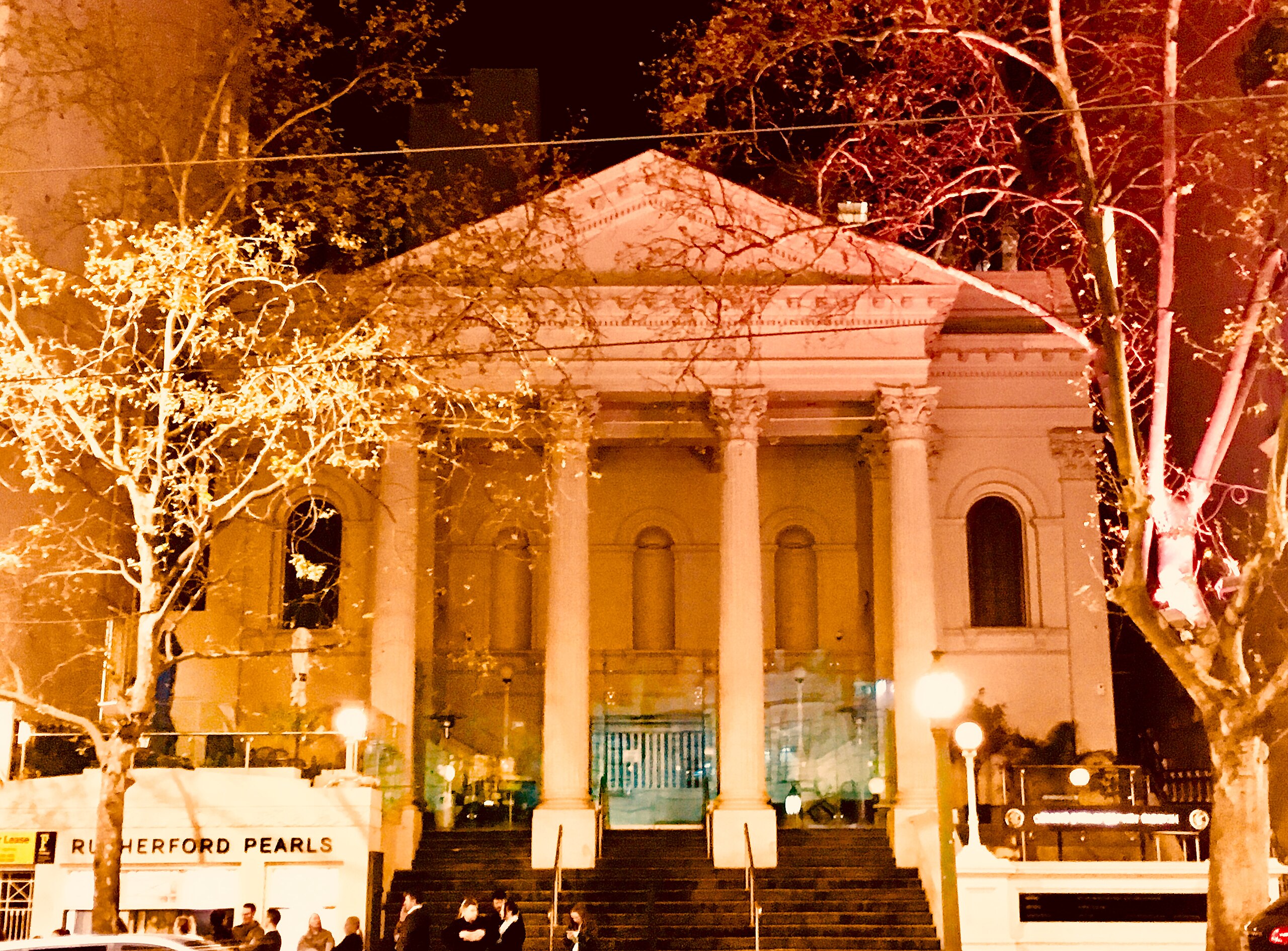 File:170-174 Collins Street, Melbourne City (By night).jpg - Wikimedia  Commons