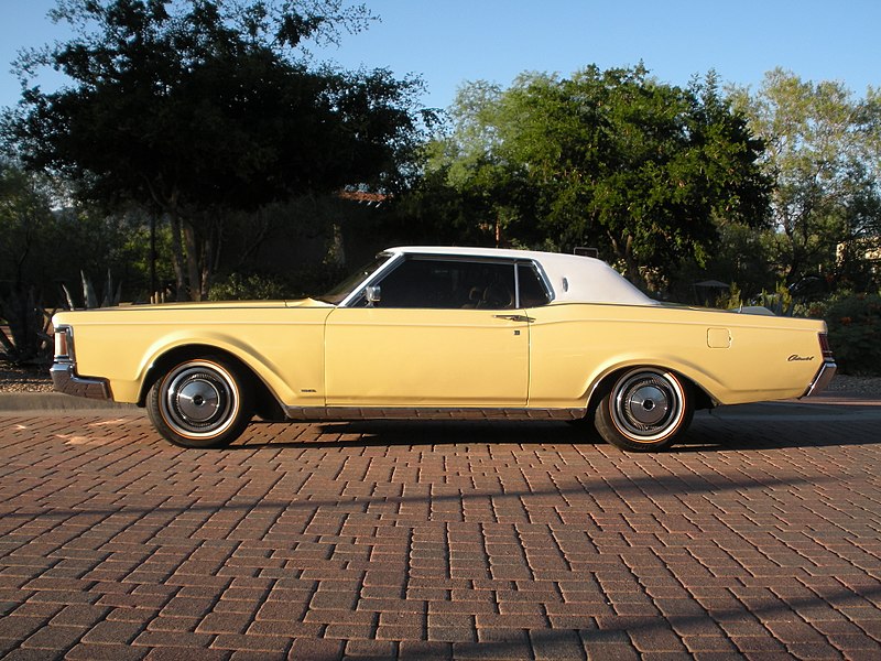 File:1971 Lincoln Continental Mark III.jpg