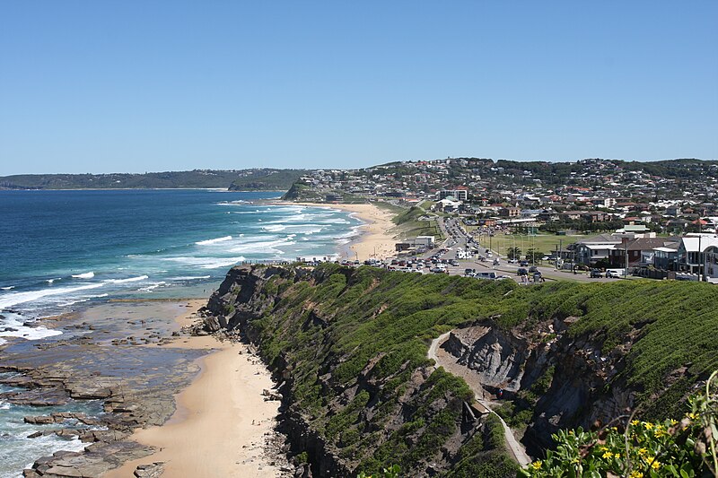 File:1 bar beach, newcastle.JPG