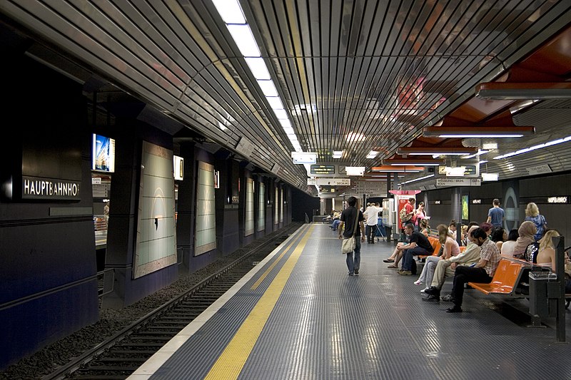 File:2008-07-28 U-Bahnhof Hauptbahnhof (Bonn).jpg