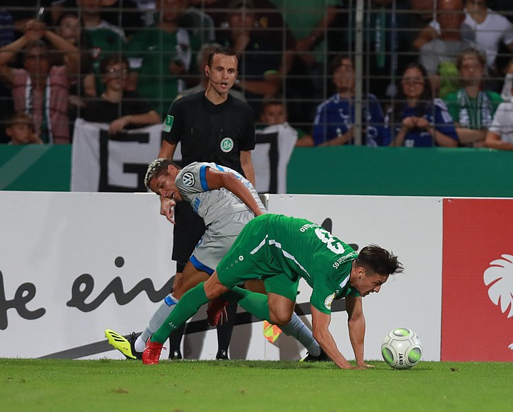 File:2018-08-17 1. FC Schweinfurt 05 vs. FC Schalke 04 (DFB-Pokal) by Sandro Halank–193.jpg