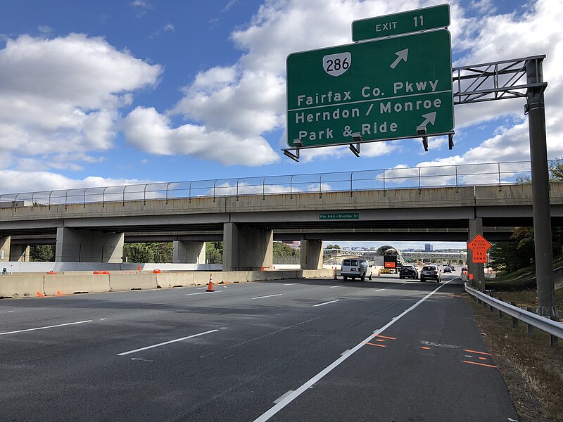 File:2018-10-24 11 59 59 View east along Virginia State Route 267 (Dulles Toll Road) at Exit 11 (Virginia State Route 286-Fairfax County Parkway, Herndon-Monroe Park and Ride) in McNair, Fairfax County, Virginia.jpg