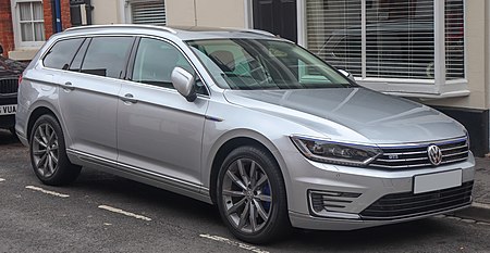 ไฟล์:2018_Volkswagen_Passat_GTE_Advance_S-A_1.4_Front.jpg