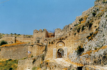 Fortificacións do Acrocorinto.