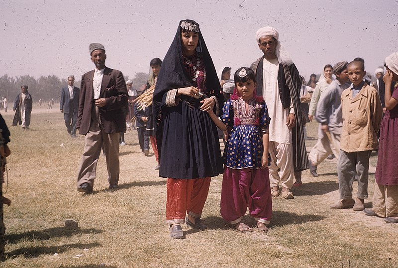 File:Afghanistan 1961 woman and girl.jpg