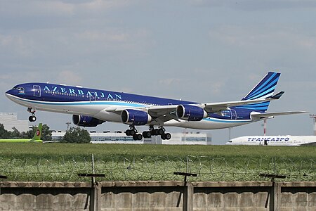 ไฟล์:Airbus_A340-542,_AZAL_Azerbaijan_Airlines_JP7624026.jpg