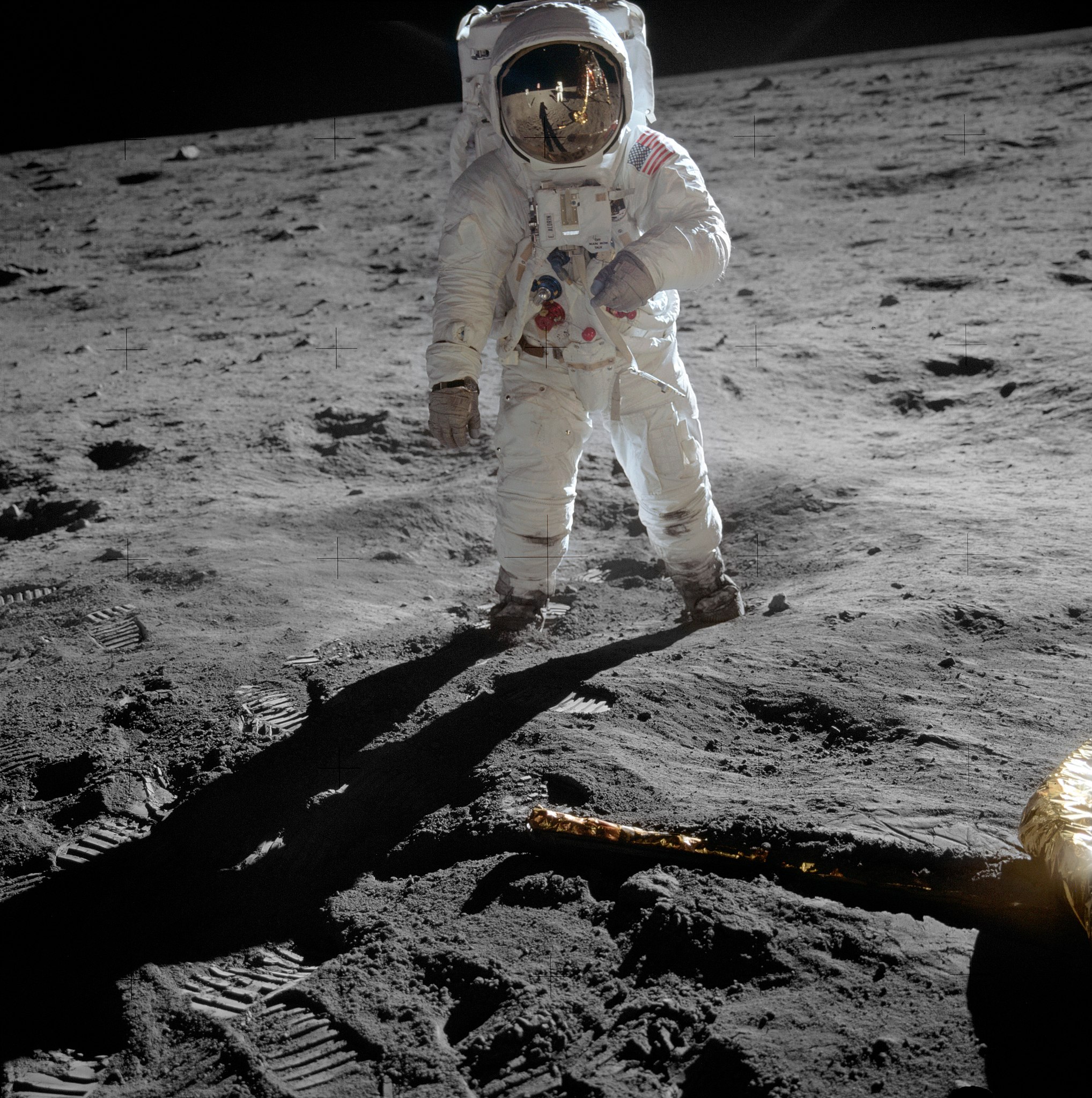 File:Aldrin Apollo 11 original.jpg - Wikimedia Commons