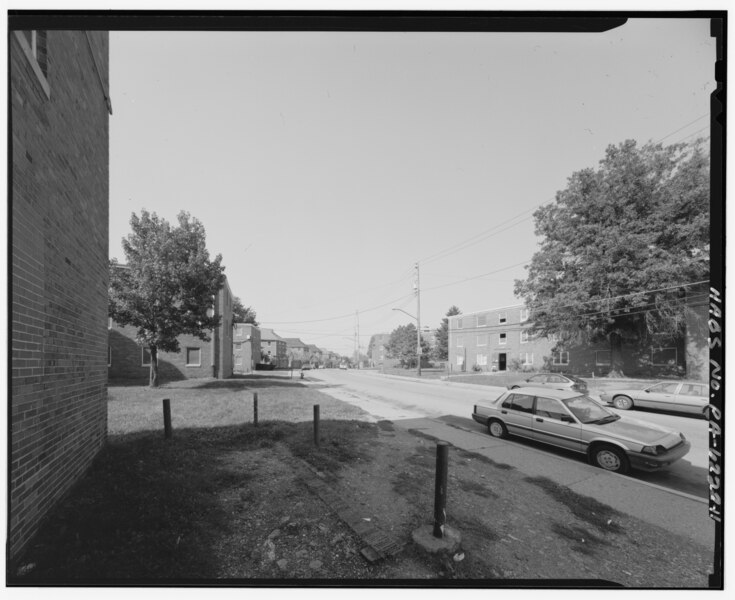 File:Allequippa Terrace, Burrows and Wadsworth Streets and Waring and Robinson Courts, Pittsburgh, Allegheny County, PA HABS PA,2-PITBU,79-11.tif