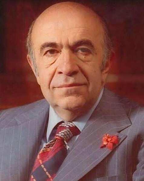 File:Amir Abbas Hoveyda portrait.jpg