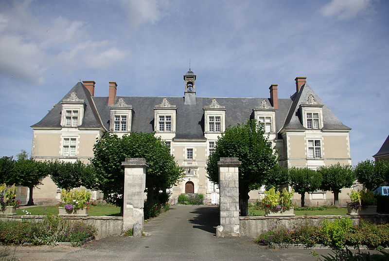 File:Ancien hospice, Le Lude.JPG