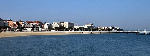 Panoramabilde av stranden, Thiers-jetée-en og en del av byen Arcachon.