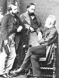 François-Victor Hugo, Auguste Vacquerie y Victor Hugo fotografiados por Bertall.