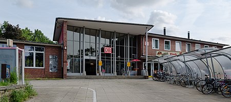 Bahnhof Wattenscheid Eingang 2013 01