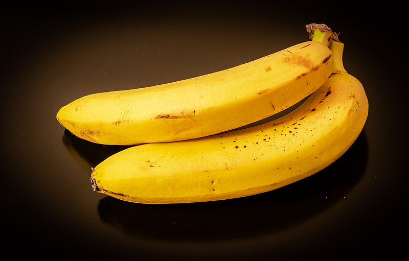 File:Bananas on black background 02.jpg