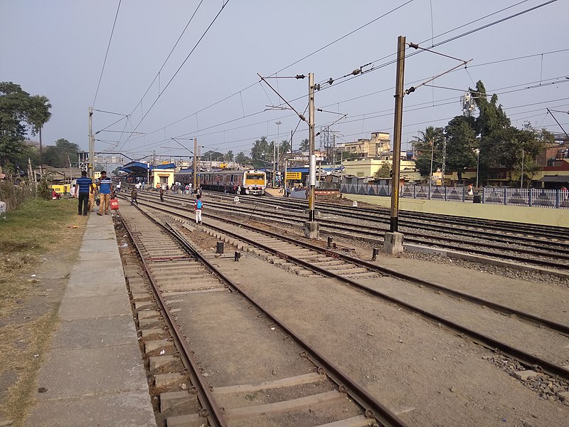 File:Barasat Junction railway station - platform No. 3, 4 and 5 - IMG 2019-12-15 141228.jpg