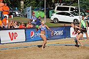 Deutsch: Beachhandball Europameisterschaften 2019 (Beach handball Euro); Tag 4: 5. Juli 2019 – Frauen, Viertelfinale, Niederlande-Griechenland 2:1 (25:12, 18:24, 7:6) English: Beach handball Euro; Day 4: 5 July 2019 – Quarter Final Women – Netherlands-Greece 2:1 (25:12, 18:24, 7:6)
