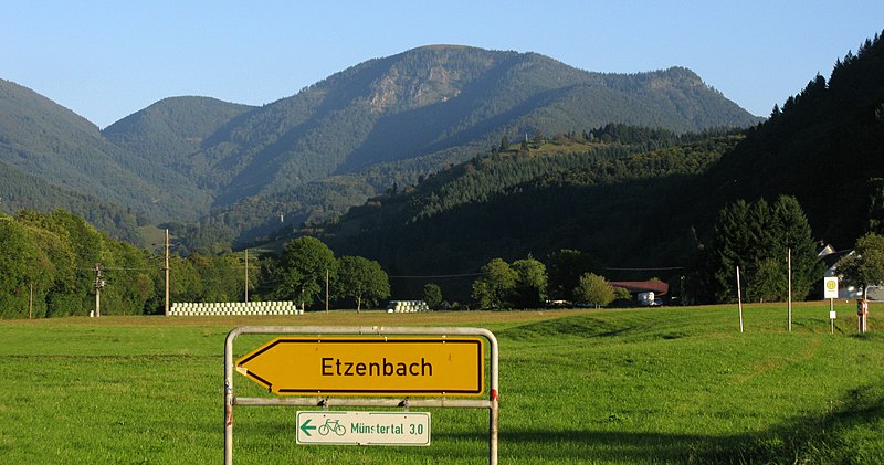 File:Belchen vom Münstertal.jpg