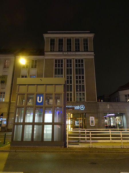 File:Berlin - U-Bahnhof Kaiserin-Augusta-Straße (15841268021).jpg