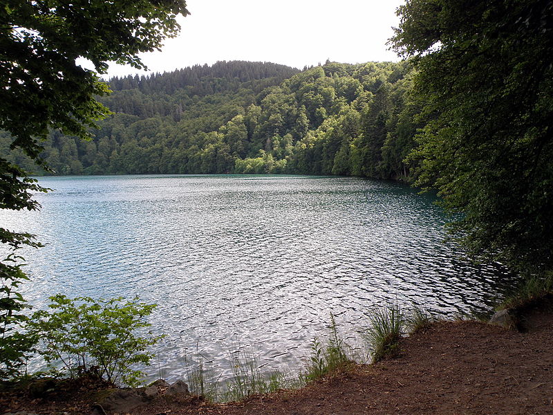 File:Besse Lac Pavin7.JPG