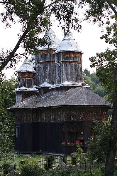 File:Biserica “Duminica Tuturor Sfinţilor” de la Schitul Poiana Mărului, comuna Bisoca, judetul Buzău.jpg