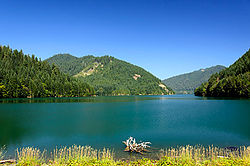 Embalse del río azul