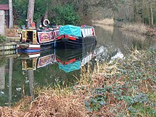 Plik:Boats_on_the_Basingstoke_Canal_(geograph_2268205).jpg