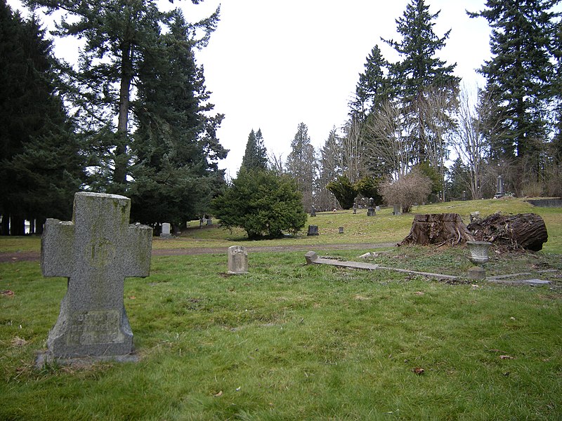 File:Bothell Pioneer Cemetery 04.jpg