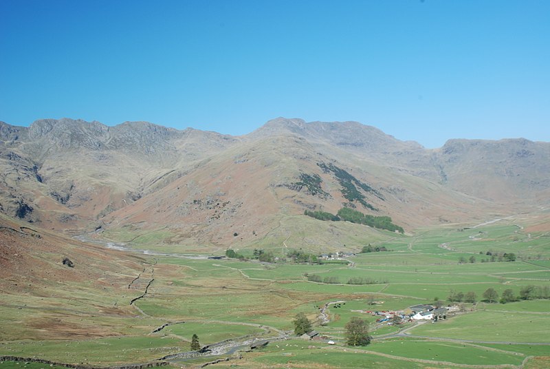 File:Bow Fell Great Langdale.jpg