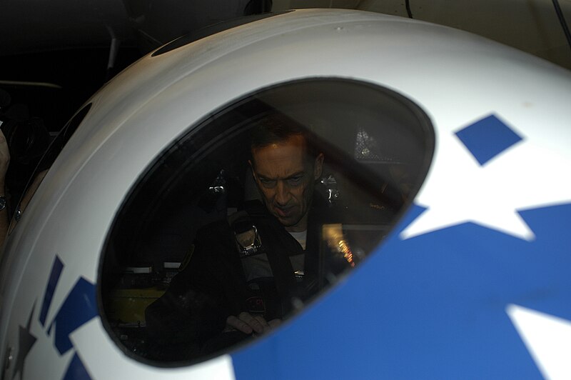 File:Brian Binnie pre launch in the cockpit of SpaceShipOne by D Ramey Logan.jpg