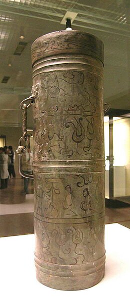 File:Brozen Canister with lacquer drawing.jpg
