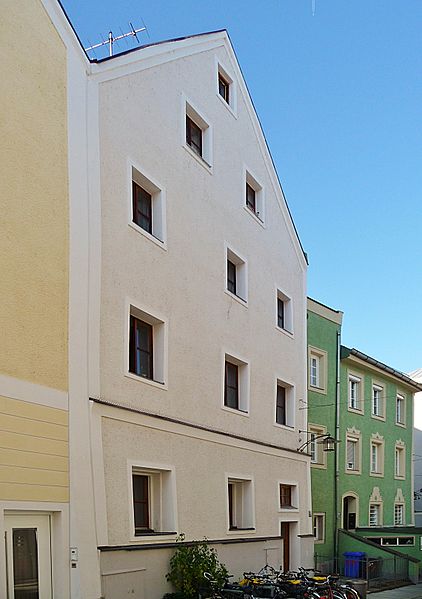 File:Brunngasse 23 Passau.JPG