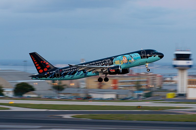 File:Brussels Airlines Airbus A320 OO-SNB (39980055360).jpg