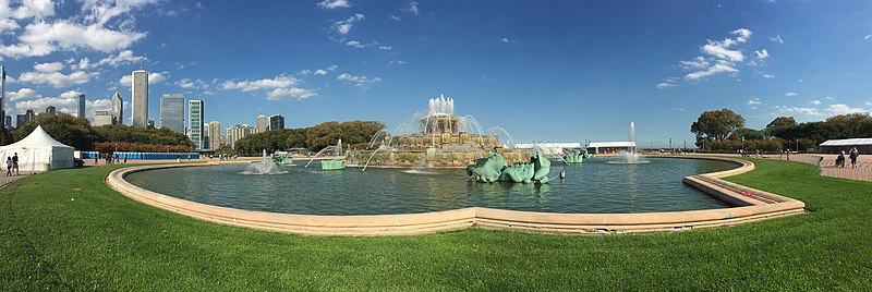 File:Buckingham Fountain (38048405846).jpg