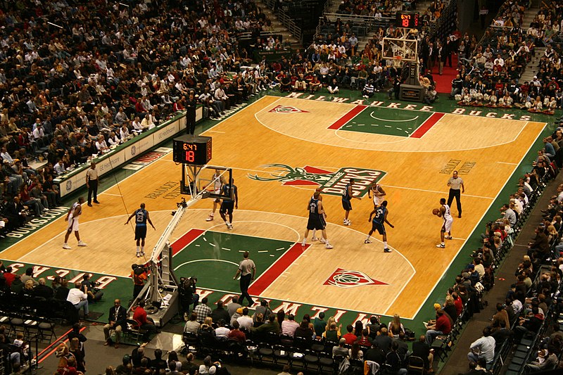 File:Bucks on Offense (2062726373).jpg