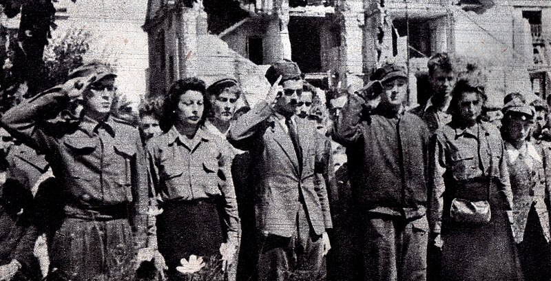 File:Burial of the Polish resistance fighters in 1944 in Dreszer Park, Warsaw.jpg