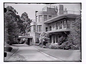 The house in 1947 BurnhamBeeches1947.jpg