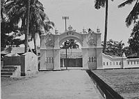 Portál mešity Luar Batang cir. 1920-1935
