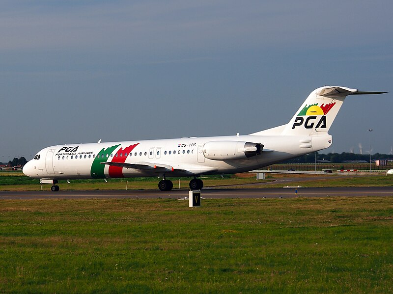 File:CS-TPC Portugalia Fokker F100 - cn 11287, taxiing 22july2013 pic-004.JPG