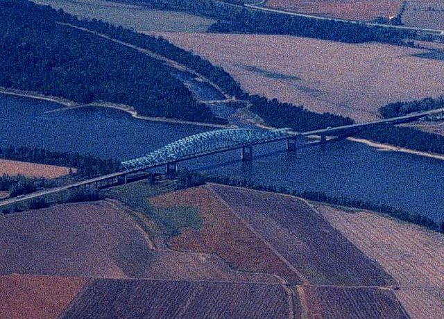 The Cairo I-57 Bridge between Missouri and Illinois